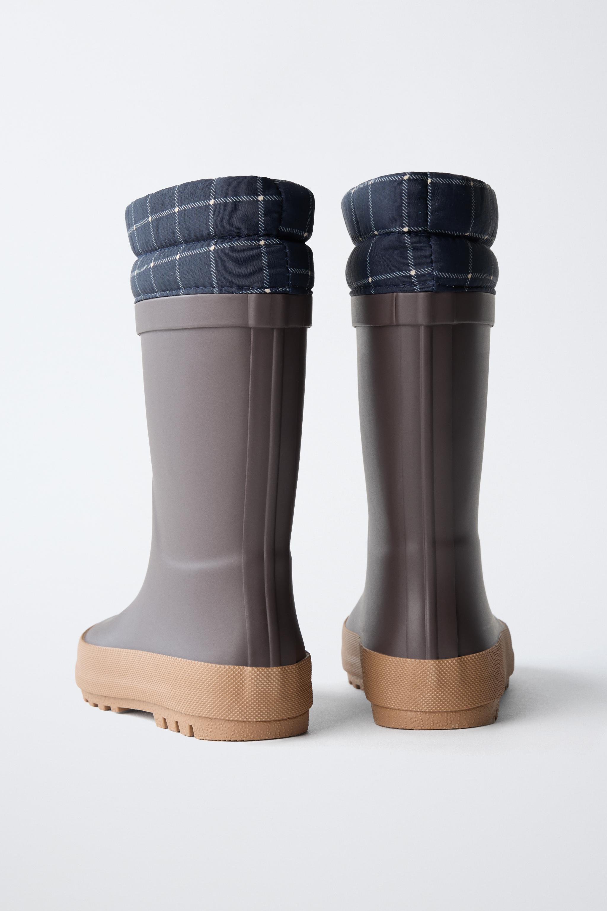 PLAID RAIN BOOTS